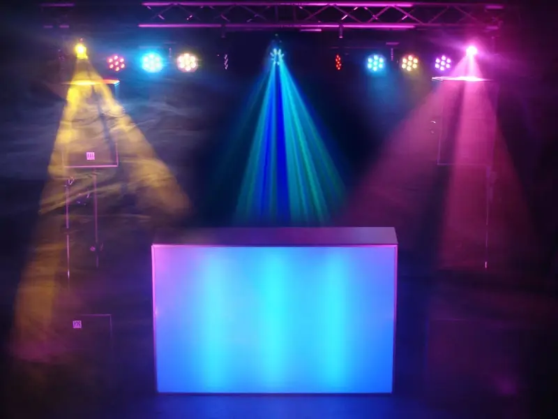 Dance drive-in-show